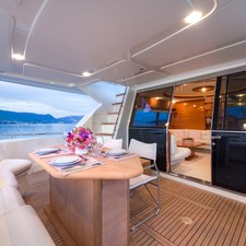 Ferretti 730