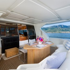 Ferretti 730