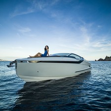 Fairline F-Line 33 Outboard