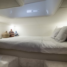 Fairline F-Line 33 Outboard