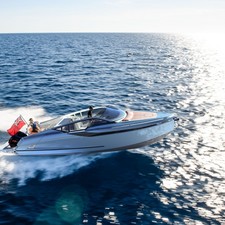 Fairline F-Line 33 Outboard