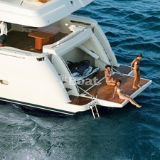 Ferretti 830