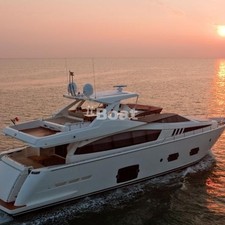 Ferretti 800