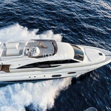 Ferretti 690