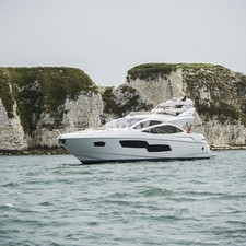 Sunseeker 80 Sport Yacht