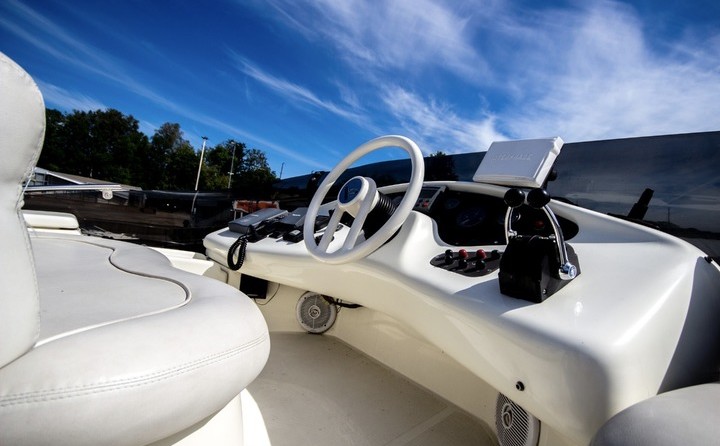 Azimut Revansh