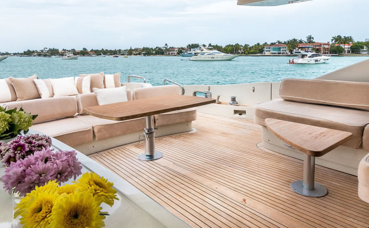 Azimut SCARLET