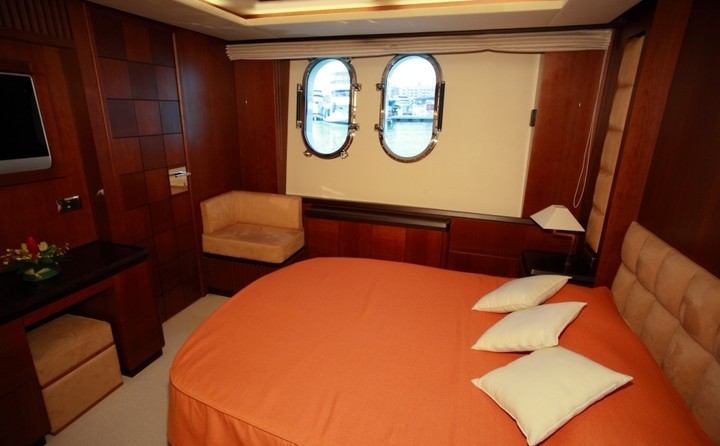Azimut Hye Seas II