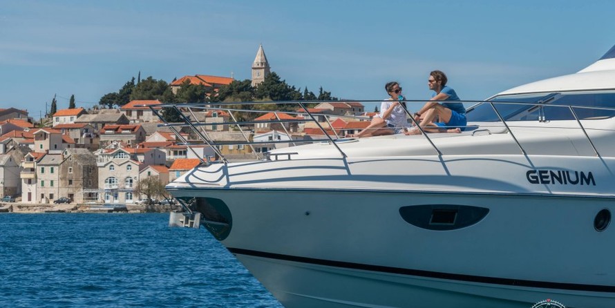 Azimut 68