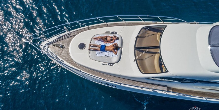 Azimut 68