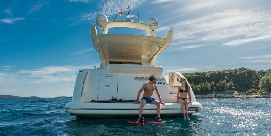 Azimut 68