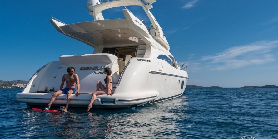 Azimut 68