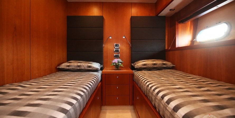 Sunseeker Predator 108