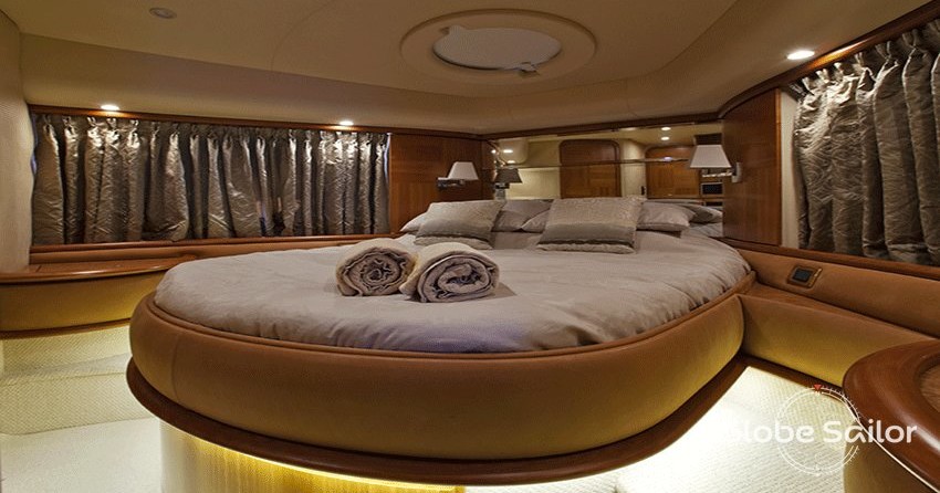 Azimut custom 62ft