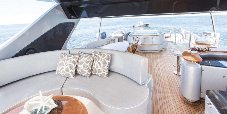 Azimut TAIL LIGHTS