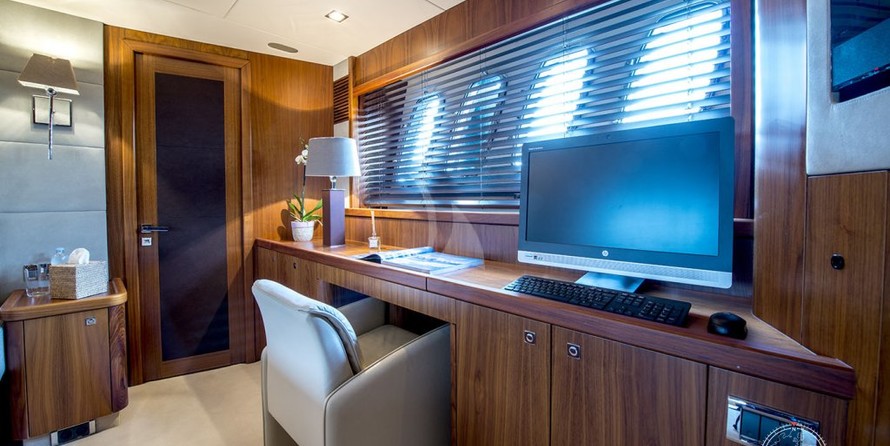 Sunseeker 90
