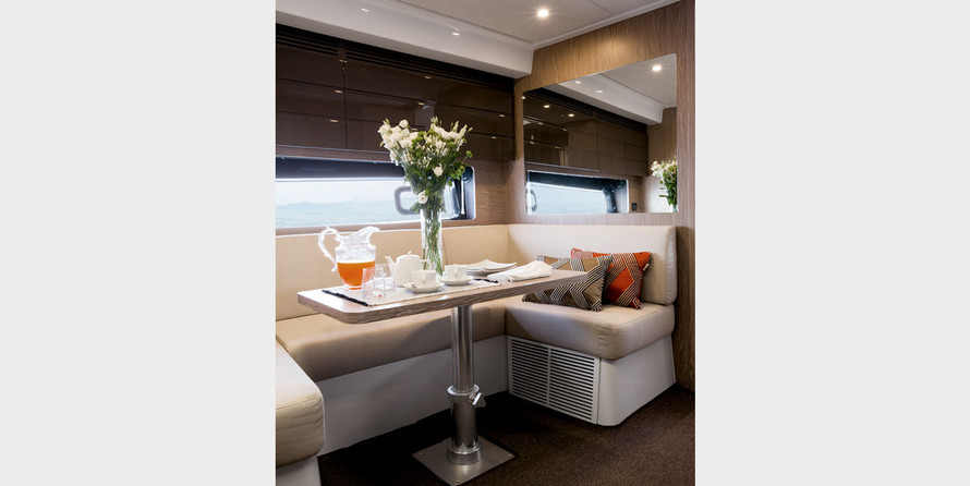 Azimut 43 Atlantis (2)