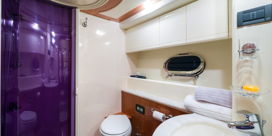 Ferretti 730