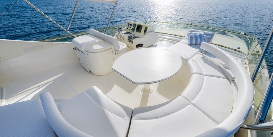 Ferretti 730