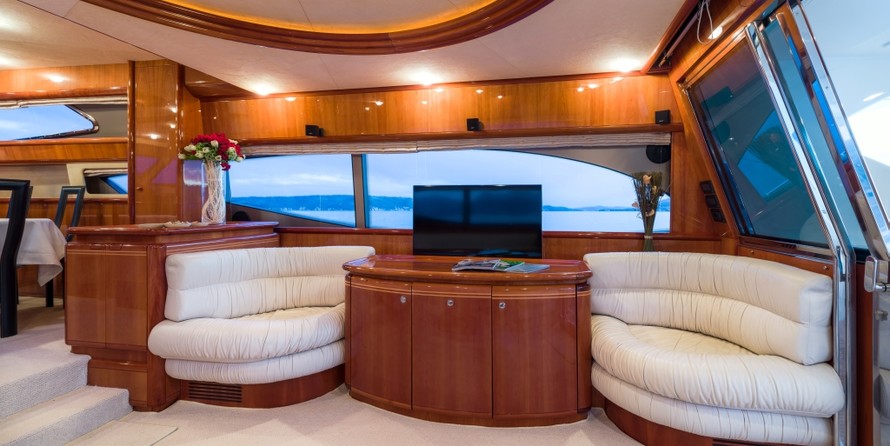 Ferretti 730