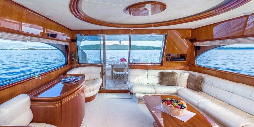 Ferretti 730
