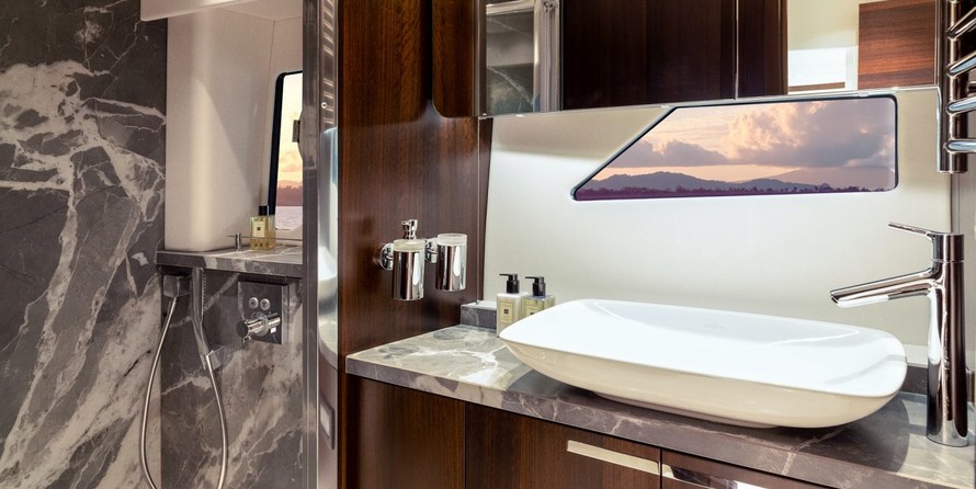 Sunseeker Predator 60 EVO