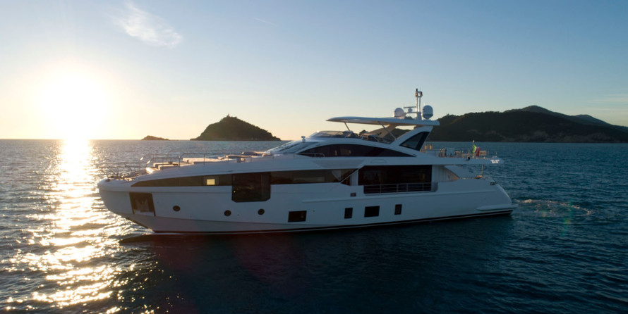 Azimut Grande 32 METRI