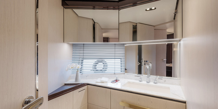 Azimut Grande 25 METRI