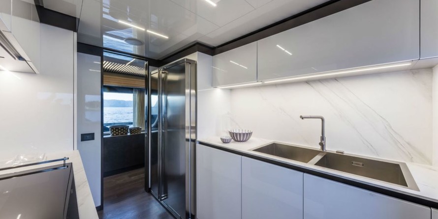 Ferretti 920