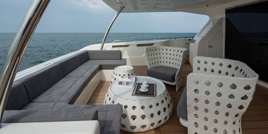 Ferretti 960