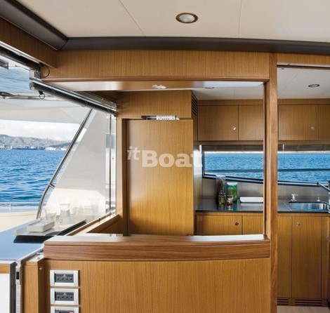 Ferretti 660