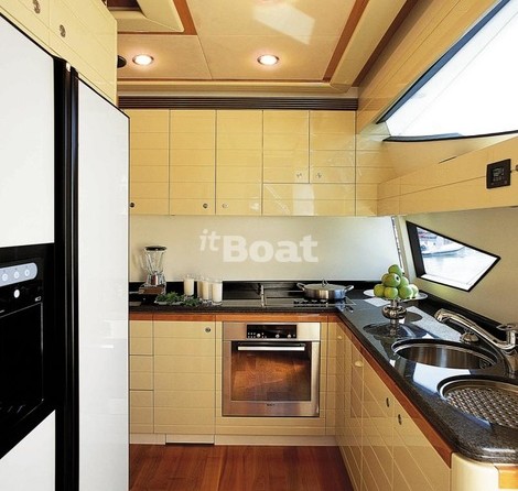 Ferretti 830