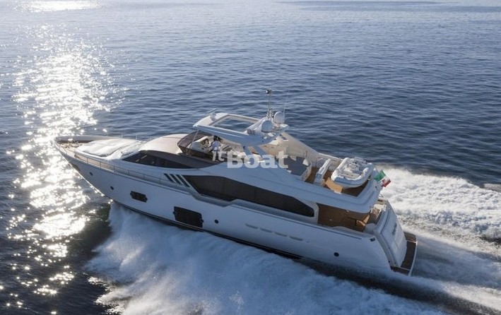 Ferretti 870