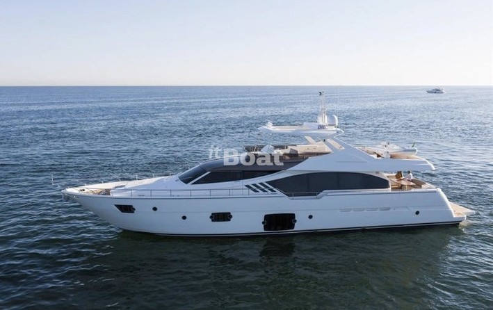 Ferretti 870