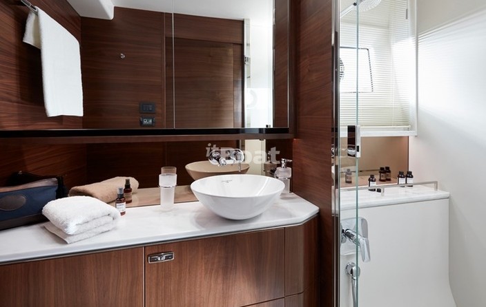 Princess 62