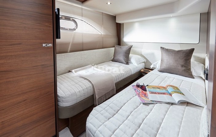 Princess 62