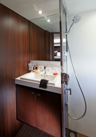 Princess V72