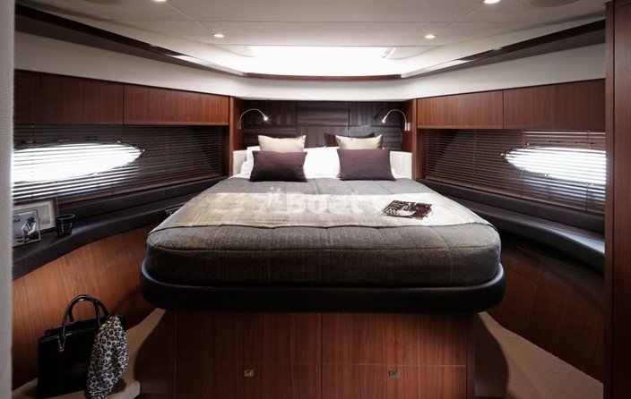 Princess V72