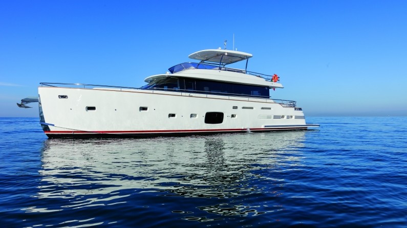 Azimut Magellano 76