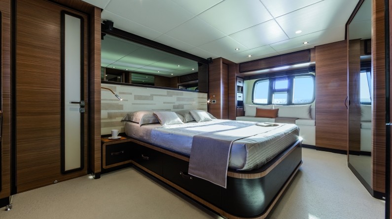 Azimut Magellano 76