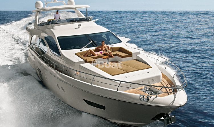 Azimut 82