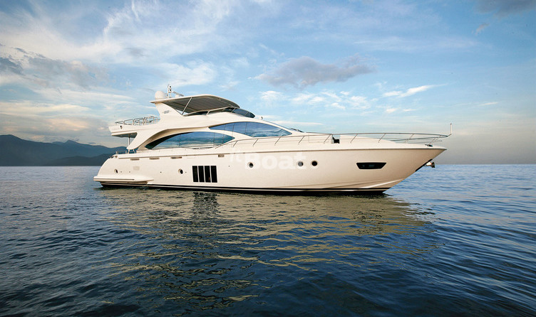 Azimut 82