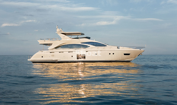 Azimut 82