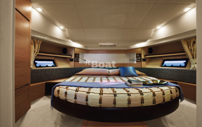 Azimut 38