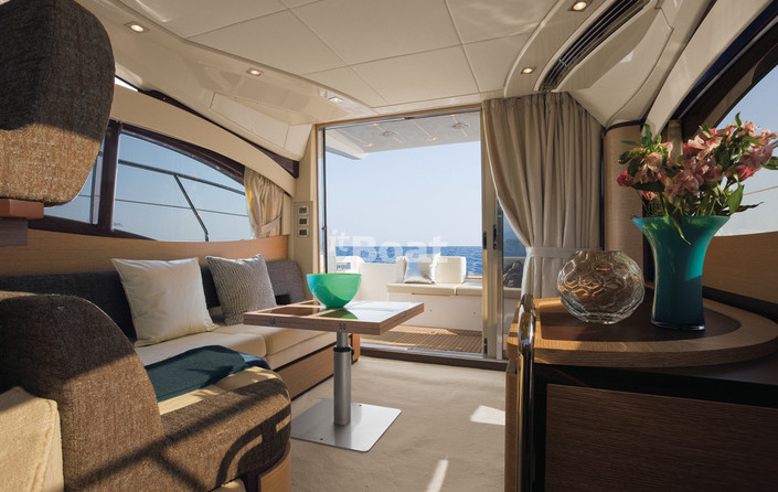 Azimut 38