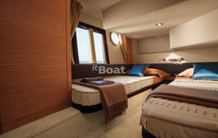 Azimut 38