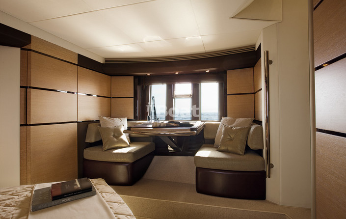 Azimut 53