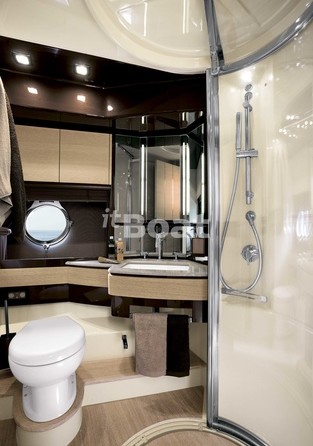Azimut Brazilian 70