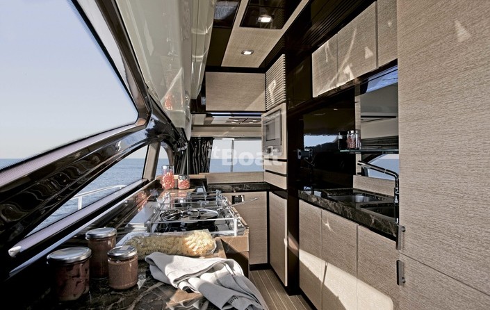 Azimut Brazilian 70