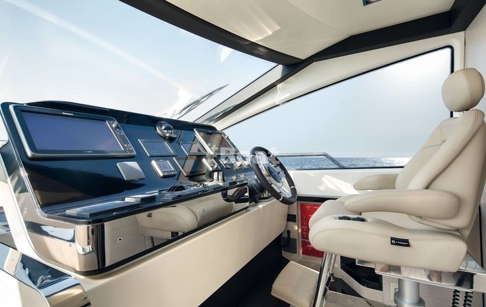 Azimut Brazilian 83